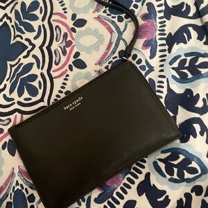 gently used Kate Spade wristlet